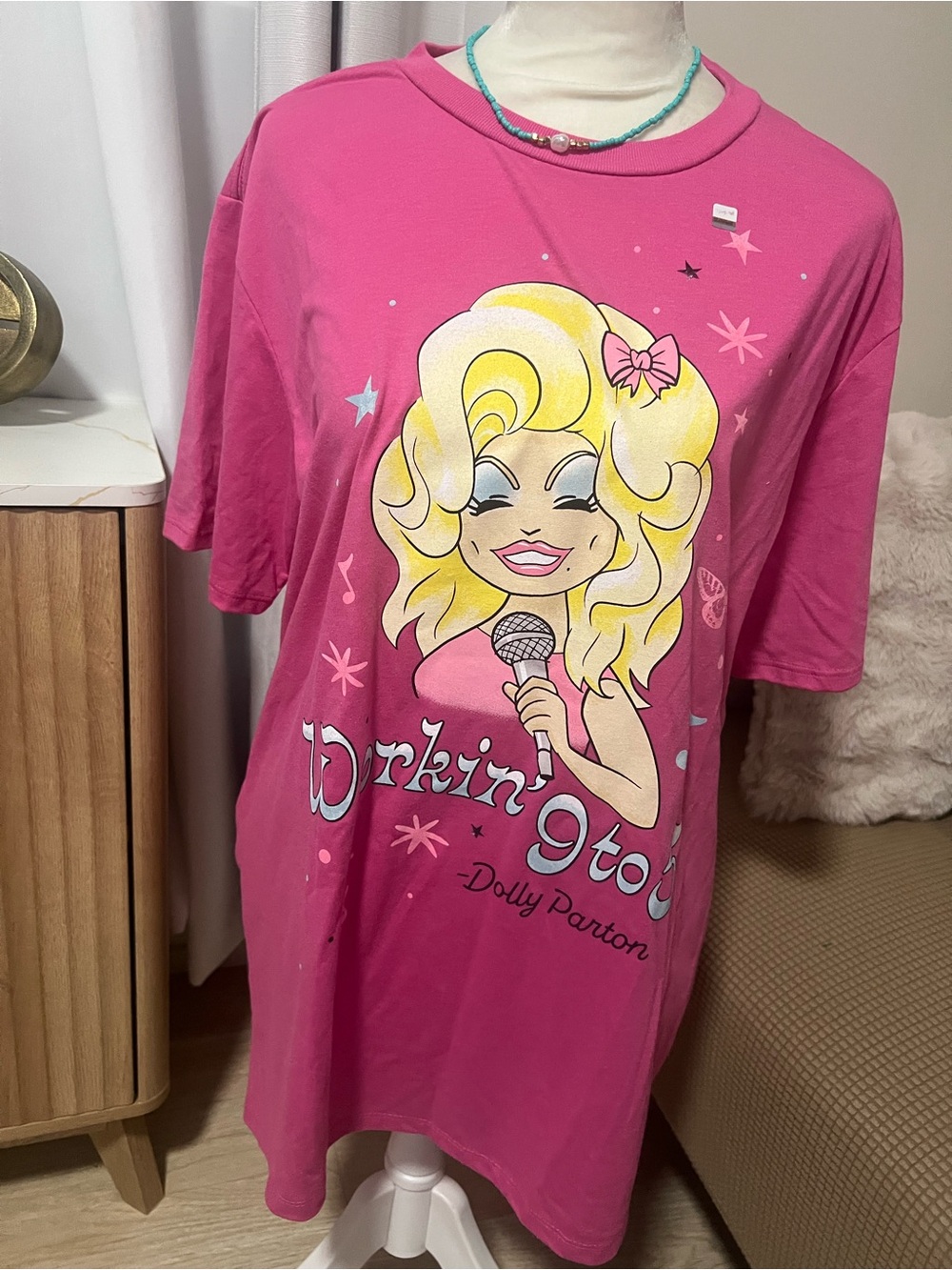 Dolly Pink Tee with Yellow Graphic Dolly Illustration